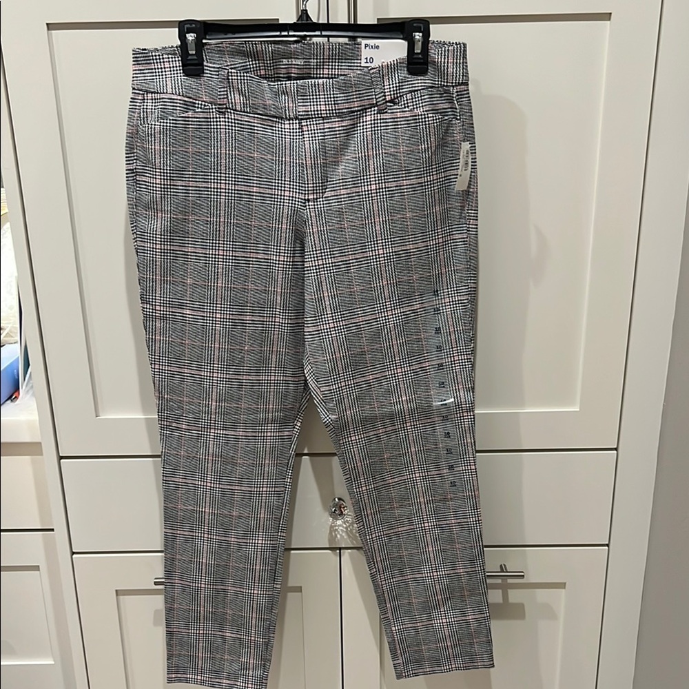 Old Navy Black and White Plaid Pants